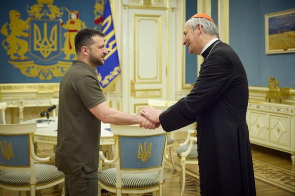 Il Cardinale Zuppi incontra il presidente ucraino Zelensky