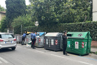 Cassonetti di via Zanolini