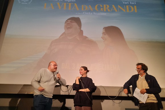 Matilda De Angelis e Yuri Tuci alla presentazione del film "La vita da grandi" al cinema Bellinzona