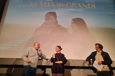 Matilda De Angelis e Yuri Tuci alla presentazione del film "La vita da grandi" al cinema Bellinzona