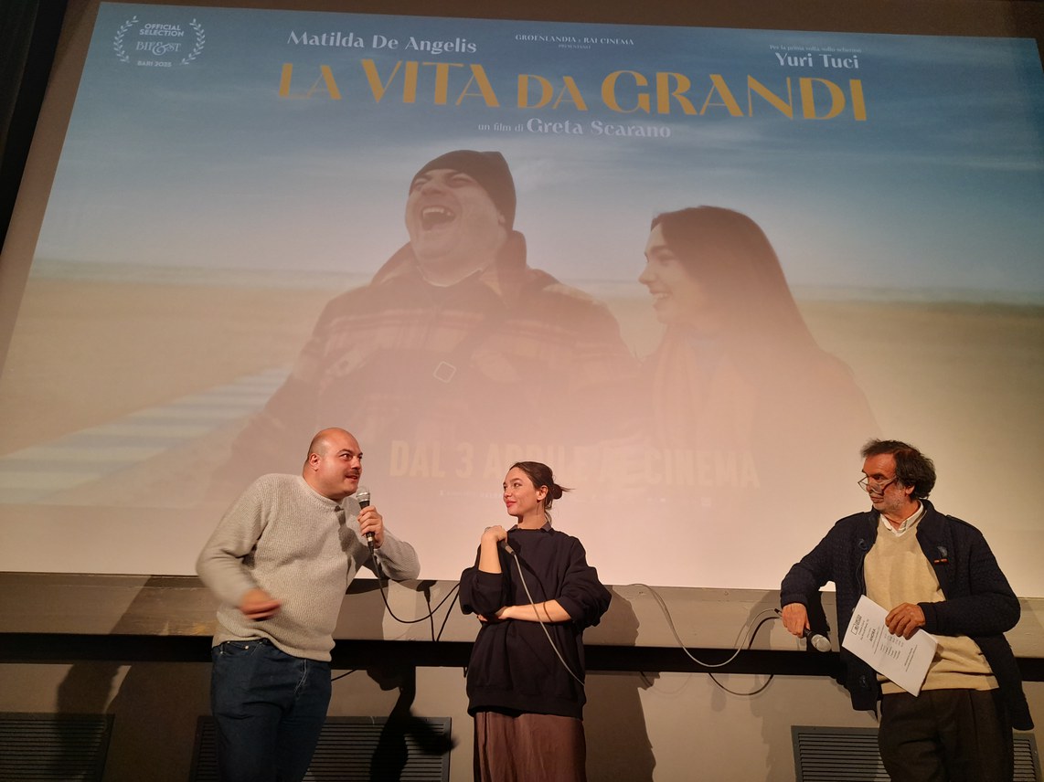 Matilda De Angelis e Yuri Tuci alla presentazione del film "La vita da grandi" al cinema Bellinzona