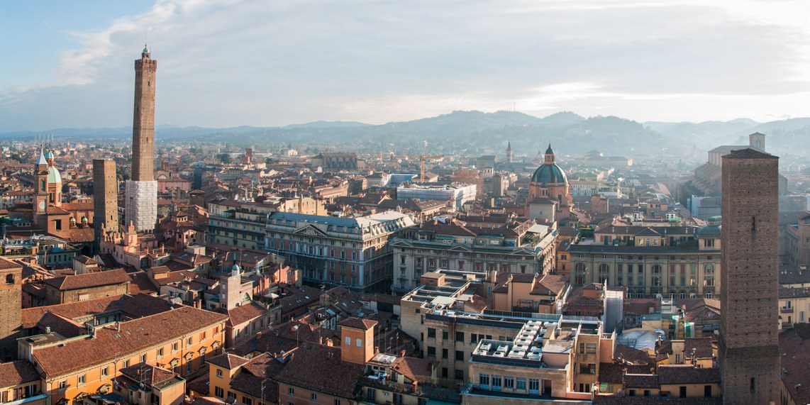Bologna dall'alto (foto Creative Commons)