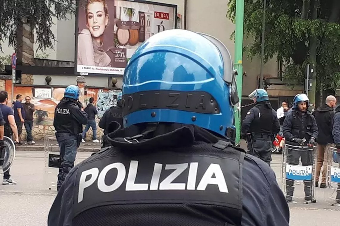 polizia manifestazione