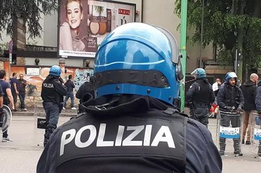 polizia manifestazione